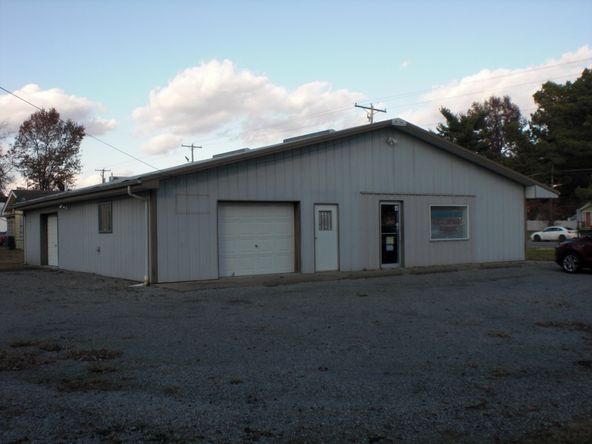 207 S Pershing St, Energy, IL 62933